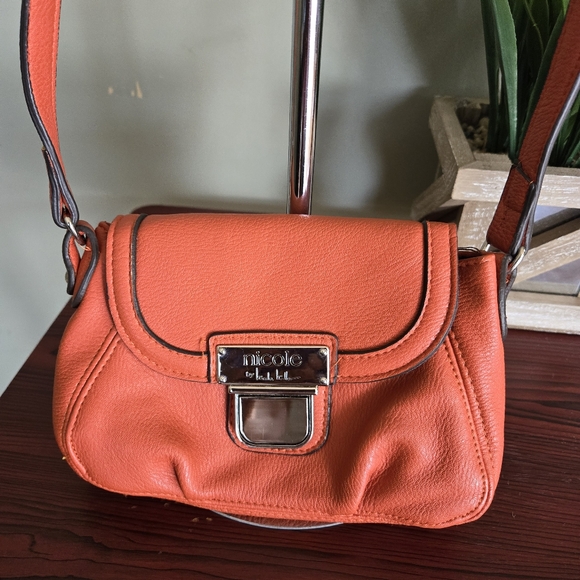Nicole Miller Crossbody Bag Coral - Picture 2 of 8